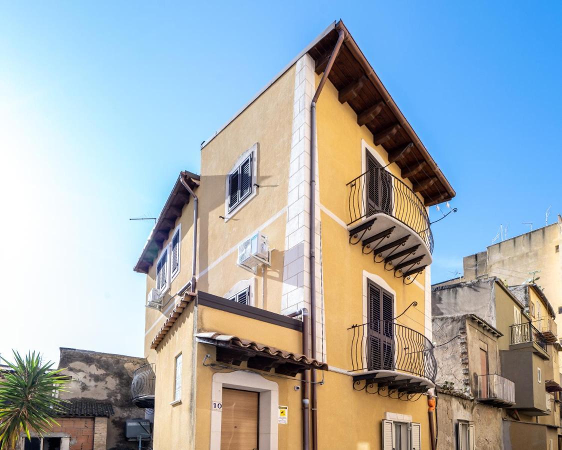Casa Vacanze A' Lanterna Ліката Екстер'єр фото